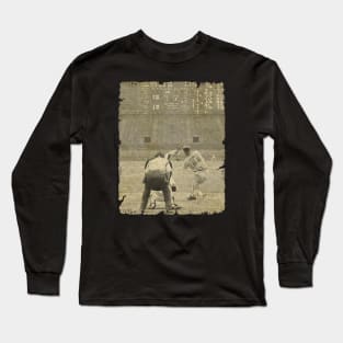 Gaylord Perry Throwing Long Sleeve T-Shirt